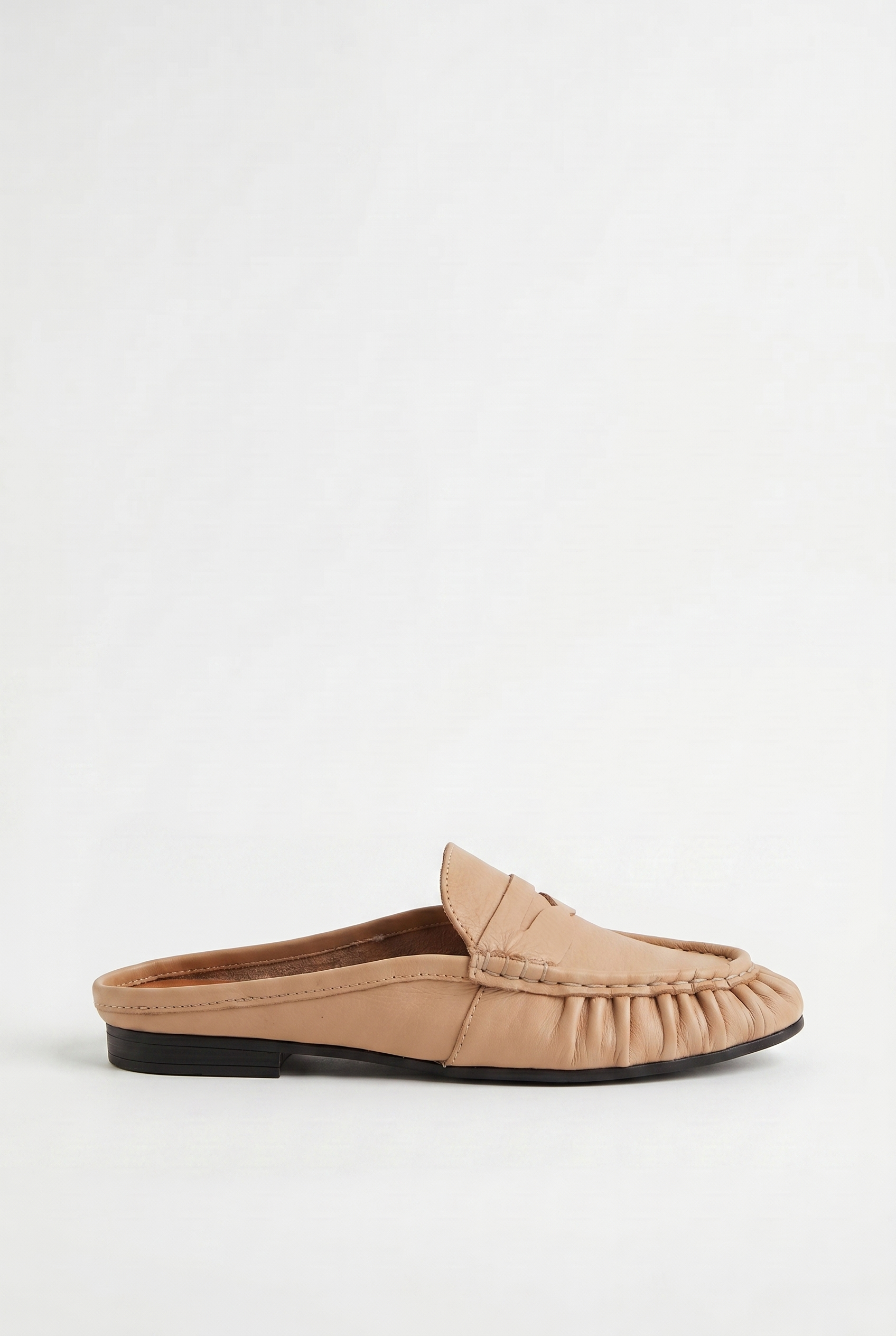 Calzoria camel deri penny mule açık topuk