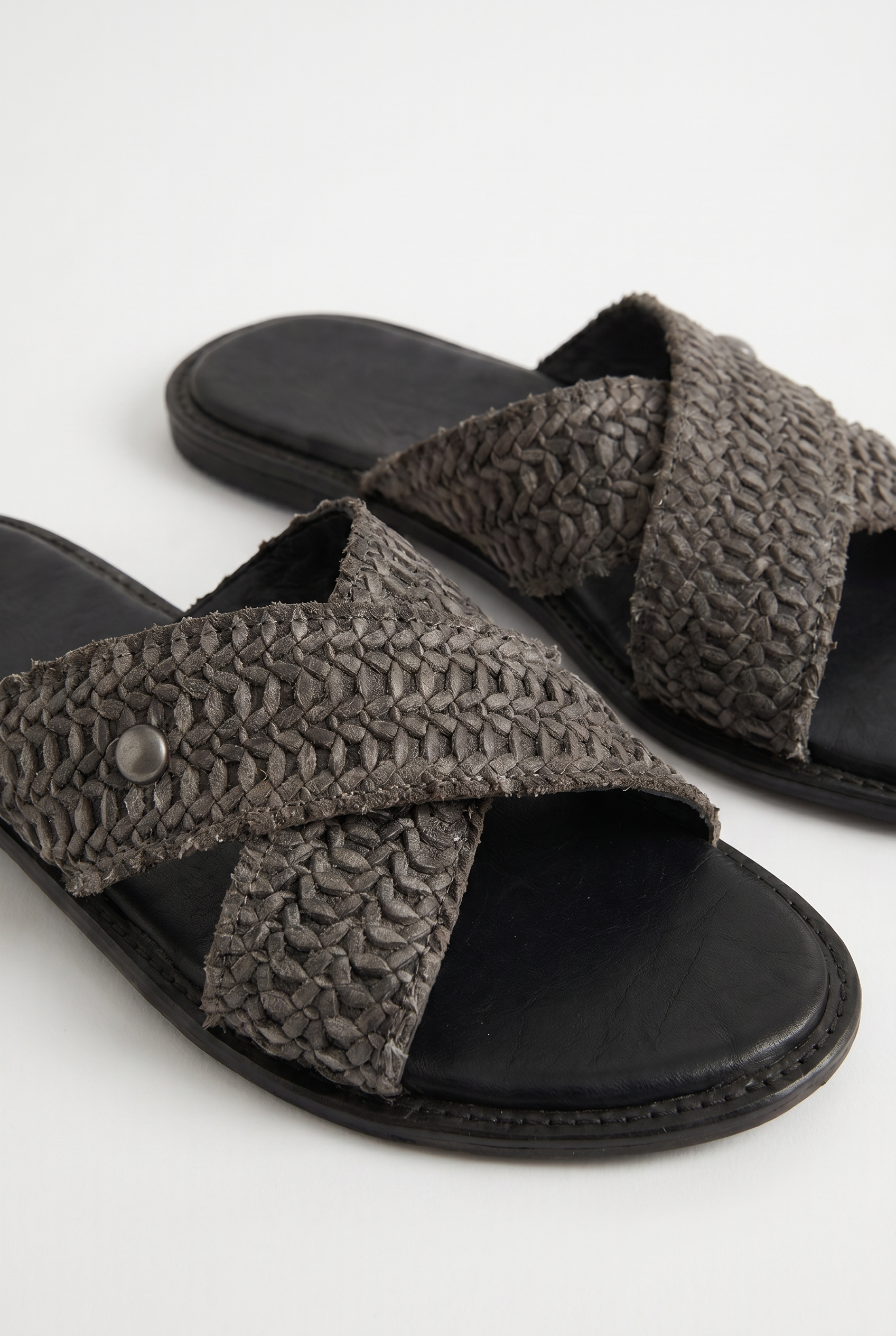 Calzoria gri örgü deri çapraz slide sandalet siyah taban
