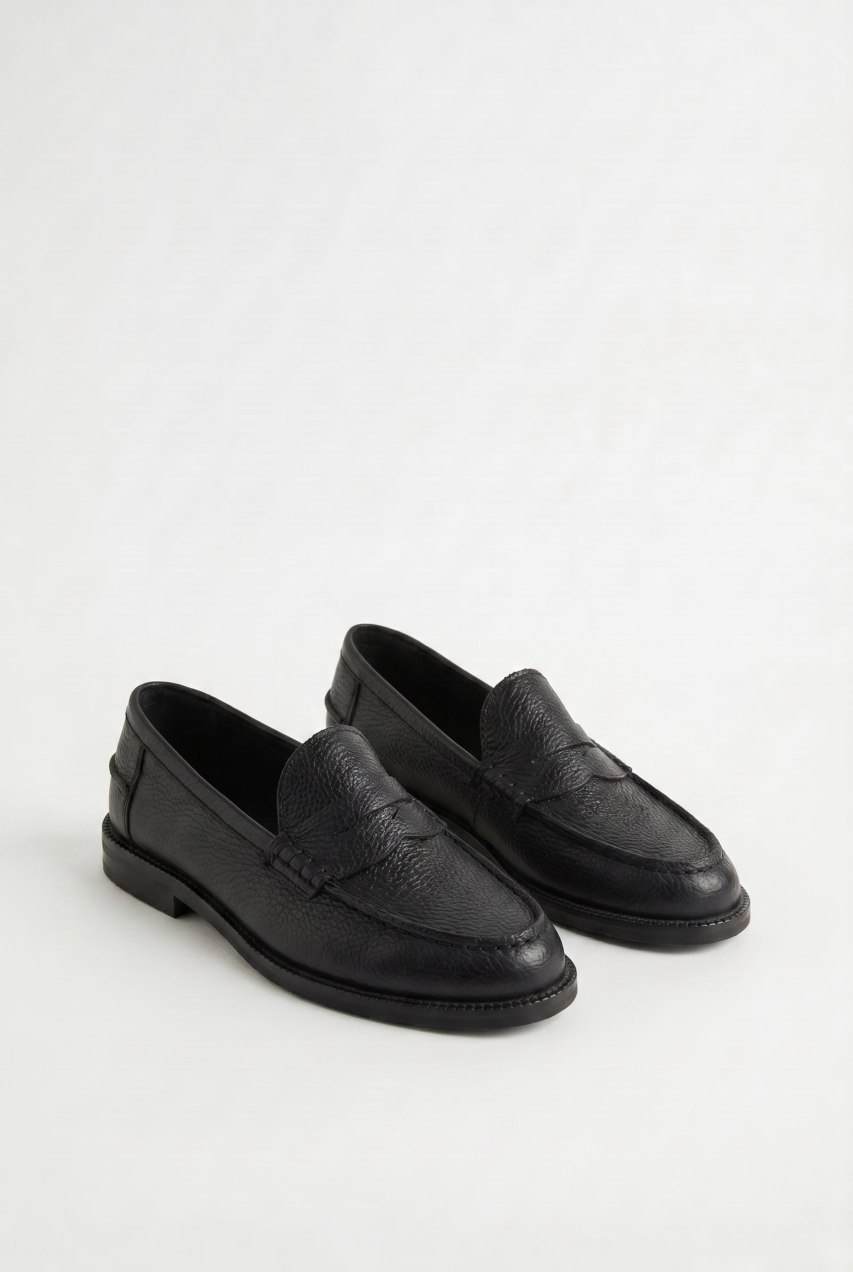 Calzoria siyah pebble grain deri penny loafer