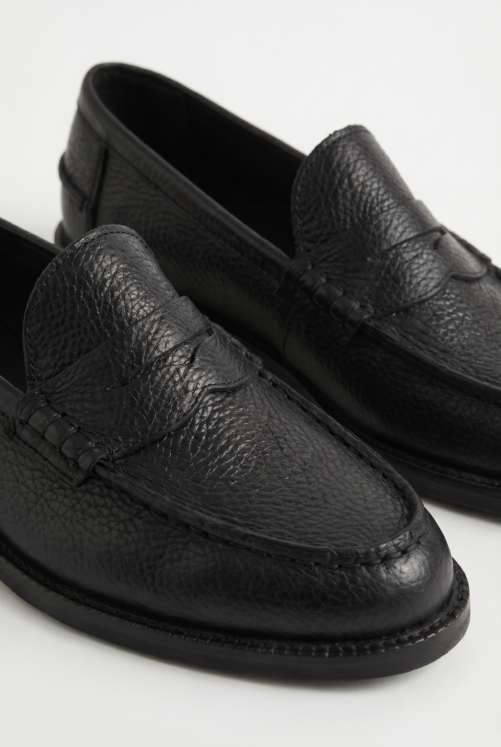 Calzoria siyah pebble grain deri penny loafer